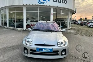 Renault Clio V6